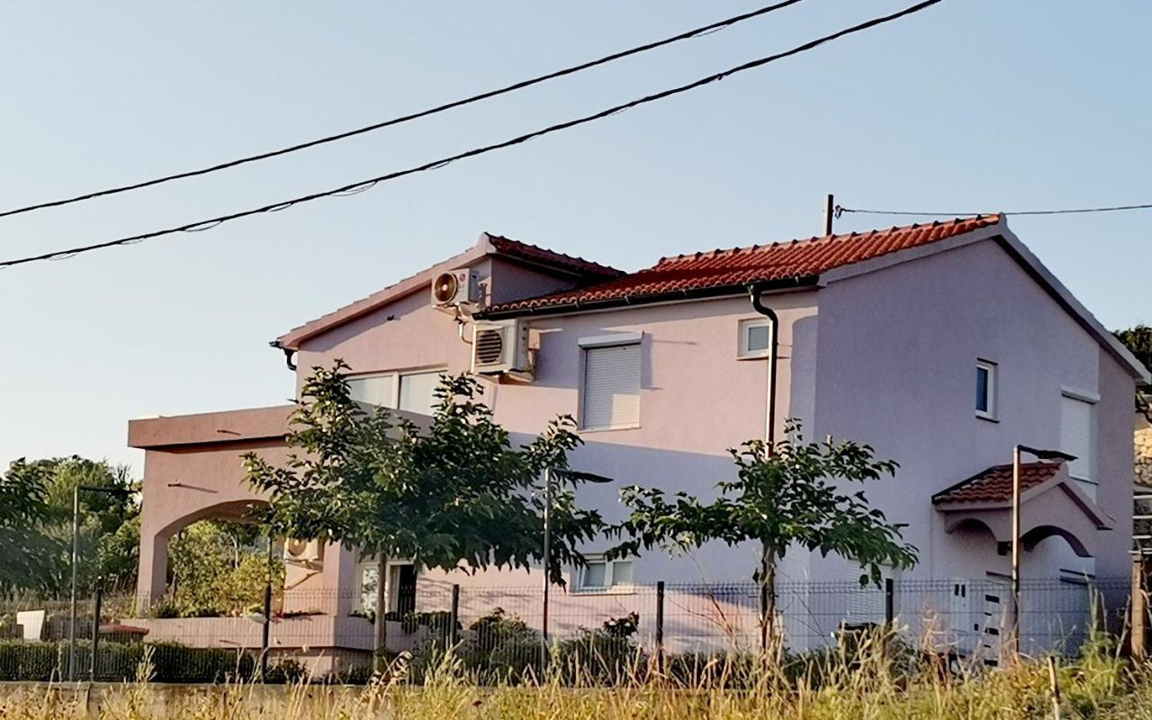 Apartmani Darko รทินา ภายนอก รูปภาพ